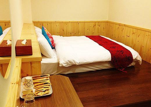 Sun Moon Lake Crystal B&B Nantou Habitación foto